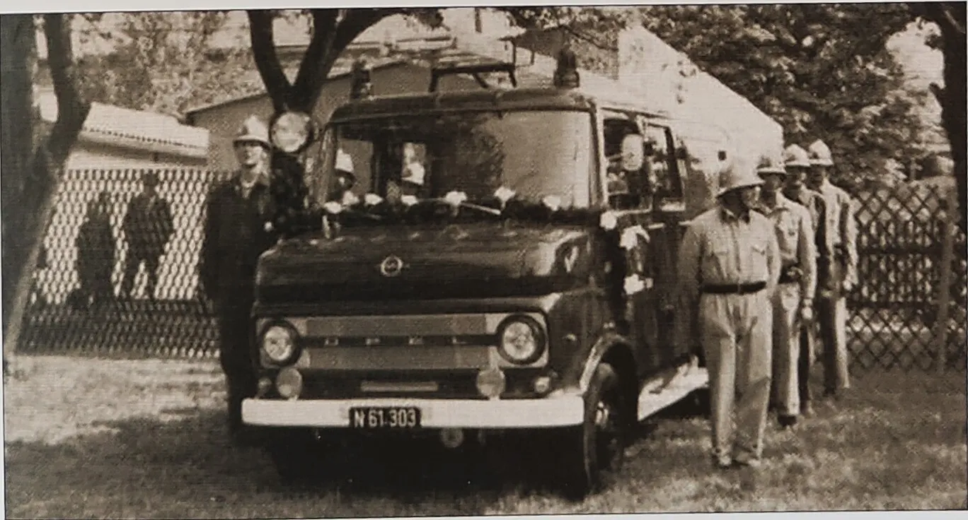 Historischer Opel Blitz der Feuerwehr Markt Oed bei seiner Segnung