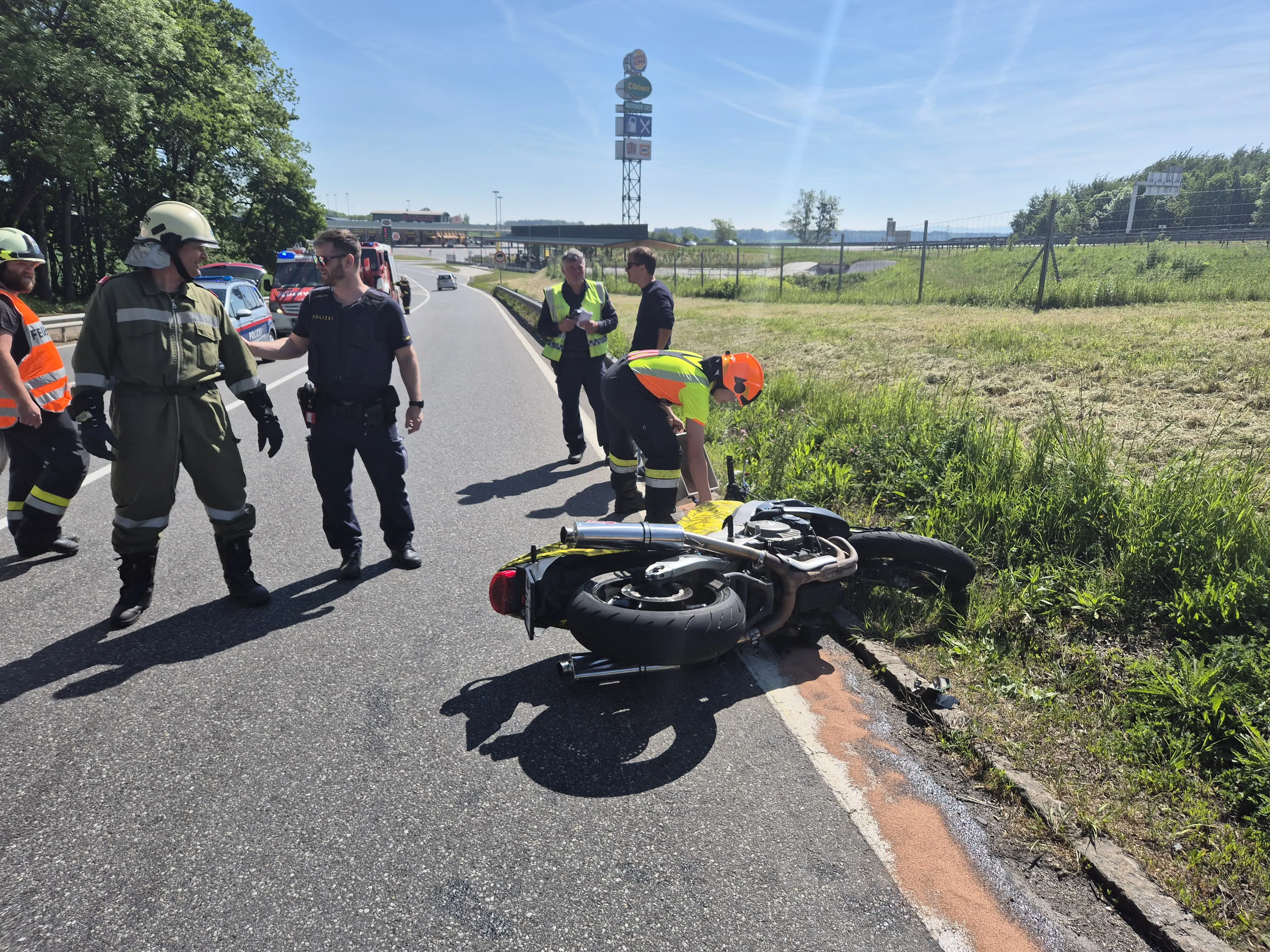 S1 - Ölspur nach Verkehrsunfall Bild 4
