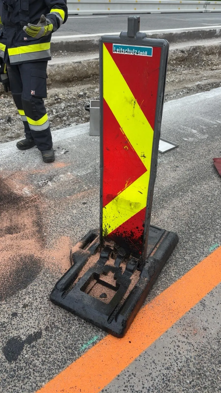 S1 - Ölspur nach Verkehrsunfall Bild 3