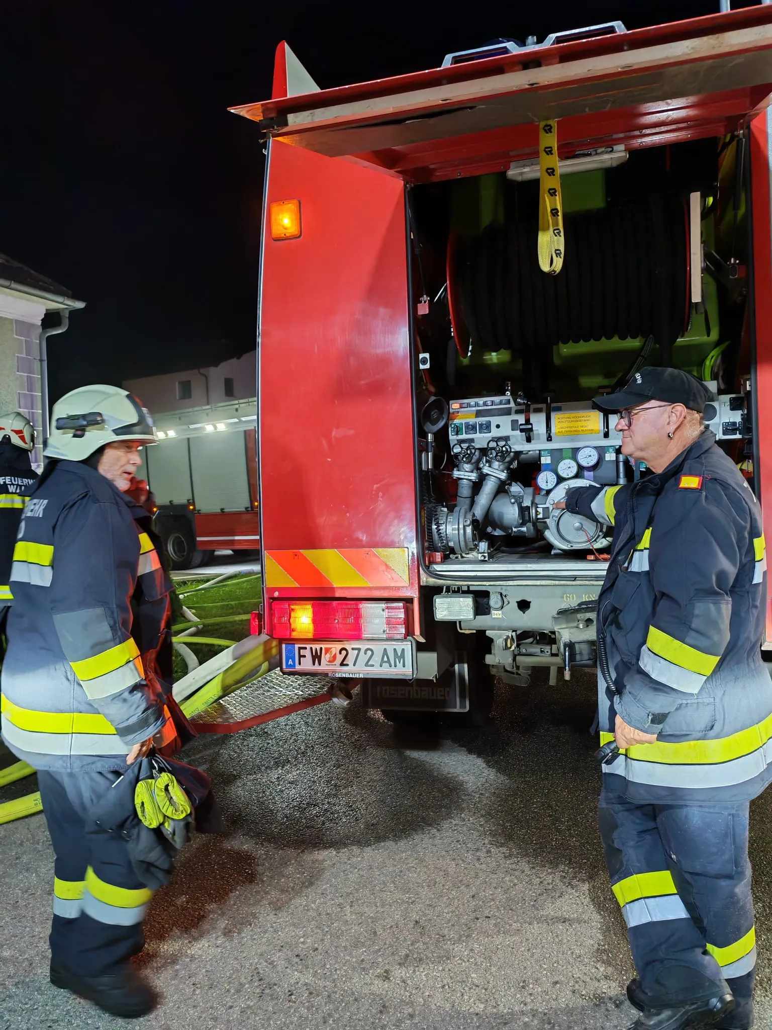 Gesamtübung - Brand eines Landwirtschaftlichen Objekts Bild 2