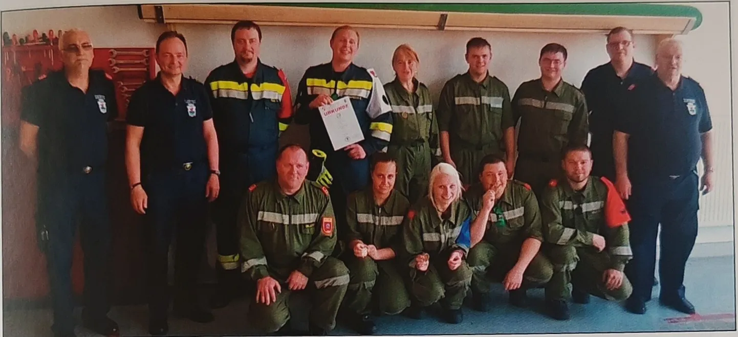 Mannschaft der Feuerwehr Markt Oed nach der technischen Leistungsprüfung 2015
